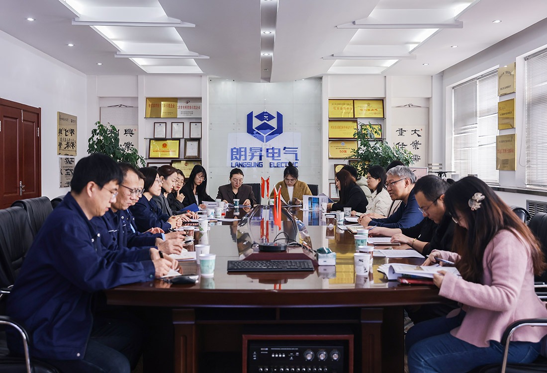 访企拓岗进行时：华德学院智能制造工程学院走进朗昇电气，解锁电气人才培养的“产业密码”