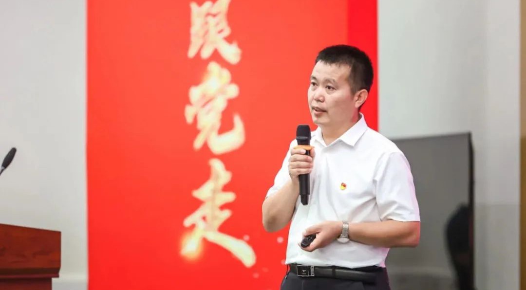 williamhill体育2023级新生家长会：初相遇 共携手 谱新篇