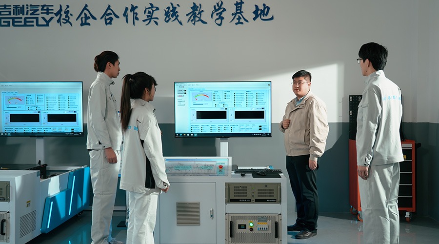 新能源汽车工程实训室